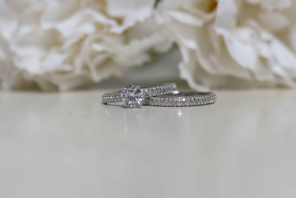 Anillos color plata con Zirconia