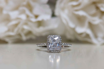 Anillo de plata 925 con Zirconia AAA e incrustaciones vista frontal