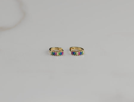 Aretes de argolla pequeña en baño de oro 18k con zirconias colores