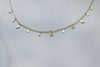 Collar cadena con estrellas y lunas color oro detalle