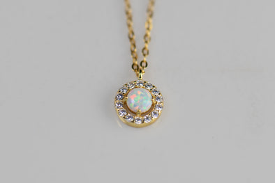 Collar con pendiente con baño de oro 18k de piedra con marco incrustado con zirconias