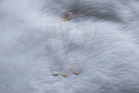 Collar con cadena y pendiente de ojo con ópalo sintético en plata 925, Collar con cadena y pendiente de ojo con ópalo sintético con baño de oro 18k, Collar con cadena y pendiente de ojo con ópalo sintético con baño de oro rosa 18k extendidos