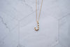 Collar con pendiente letra J color oro