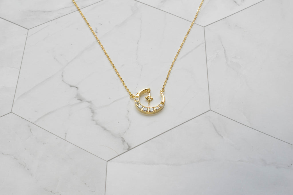 Collar con cadena con baño de oro 18k y pendiente de Luna con colgante de estrella pequeño