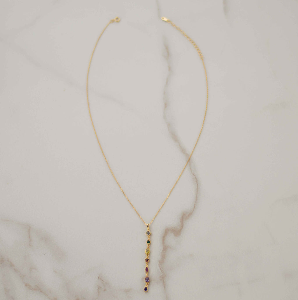 Collar con cadena y pendiente de piedras de colores con baño de oro 18k